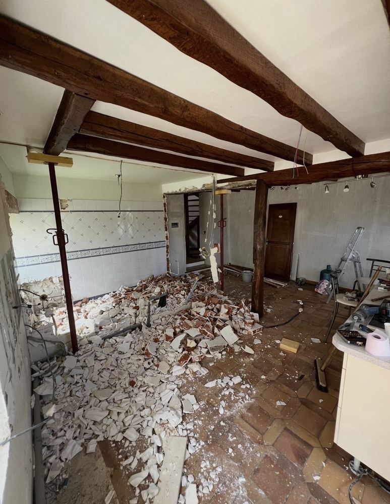 Cuisine ouverte et ouverture de mur porteur à Fontenay-Saint-Père – pendant les travaux
