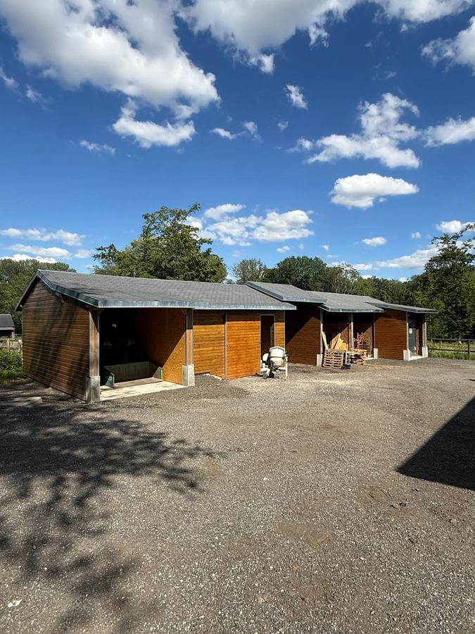 Construction d’écuries en bois