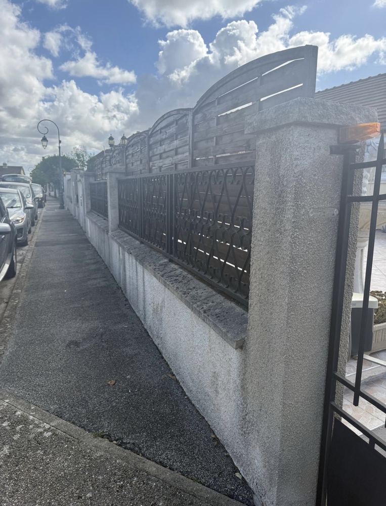 Muret, piliers et clôture aluminium à Courdimanche – avant les travaux