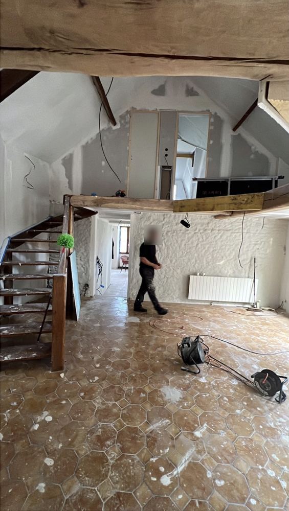 Séjour sous mezzanine à Fontenay-Saint-Père – pendant les travaux